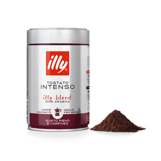 Barattolo di caffè macinato moka intenso Illy e polvere di caffè su sfondo bianco