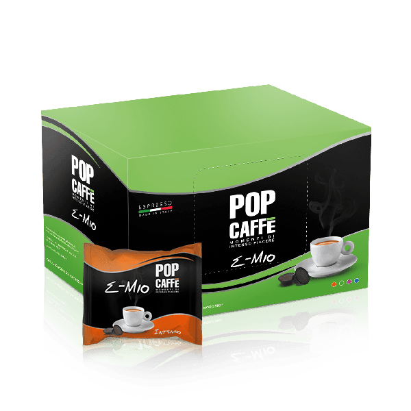 Confezione verde e nera di capsule caffè Pop Caffè E-Mio Intenso con tazzina di espresso e chicchi di caffè