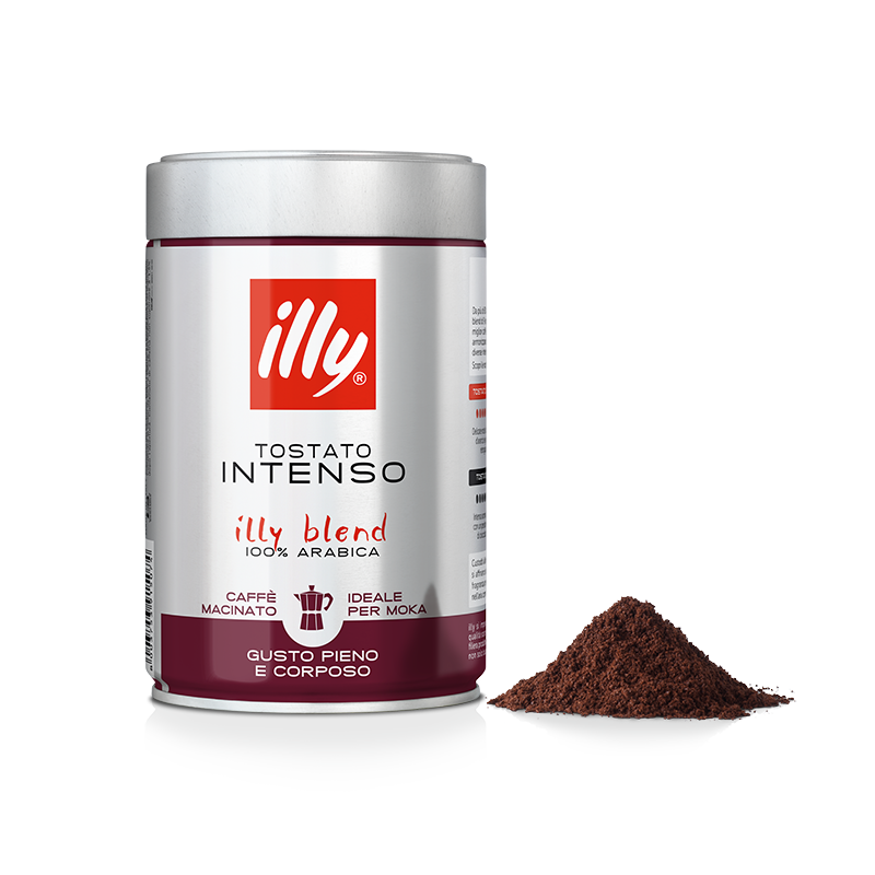 Barattolo di caffè macinato moka intenso Illy e polvere di caffè su sfondo bianco